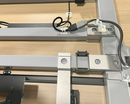 Bene Schreibtisch 200 x 80 cm - Eiche gekalkt, elektrisch höhenverstellbar